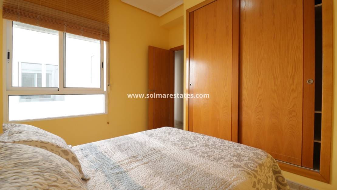 2 quarto Apartamento para venda em Almoradi com piscina - 117 000 € (Ref: 9892957)