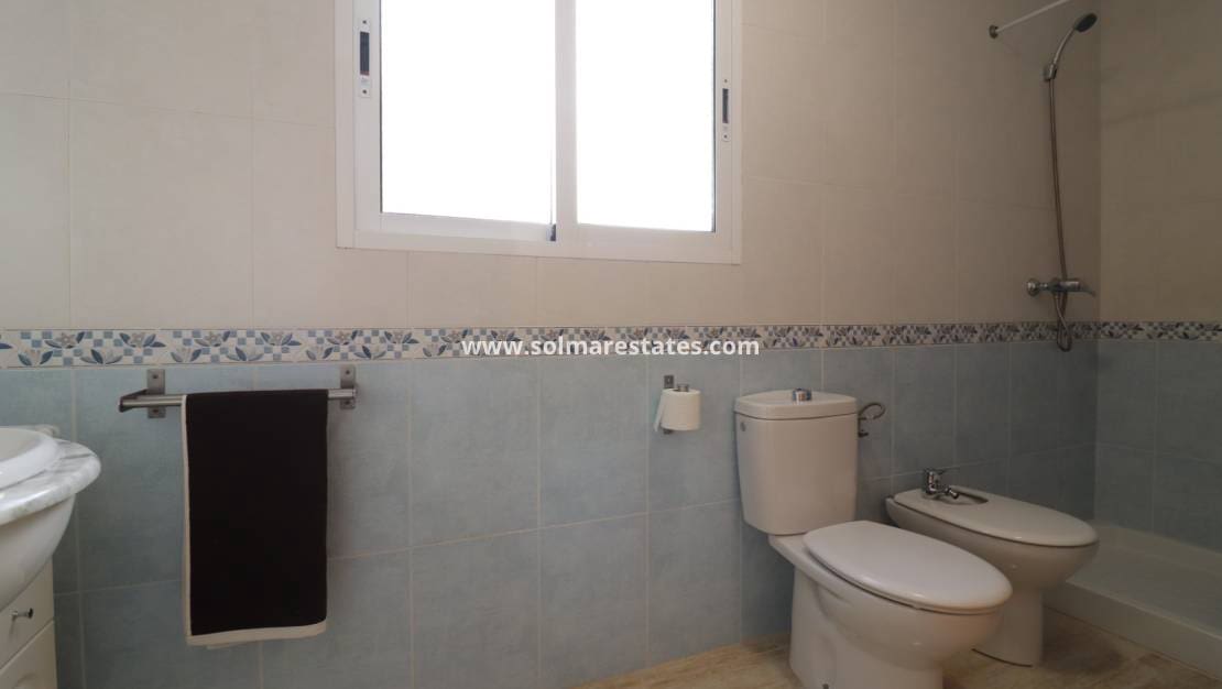 2 quarto Apartamento para venda em Almoradi com piscina - 117 000 € (Ref: 9892957)