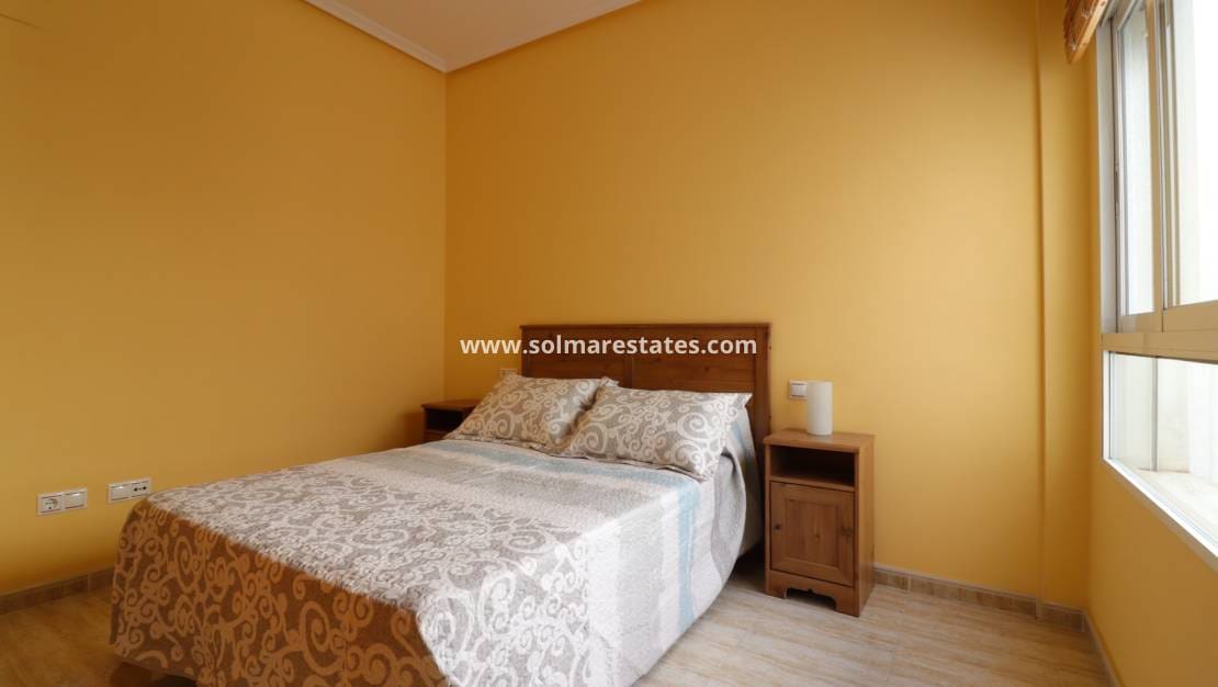 2 quarto Apartamento para venda em Almoradi com piscina - 117 000 € (Ref: 9892957)
