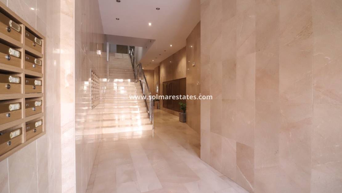 2 quarto Apartamento para venda em Almoradi com piscina - 117 000 € (Ref: 9892957)