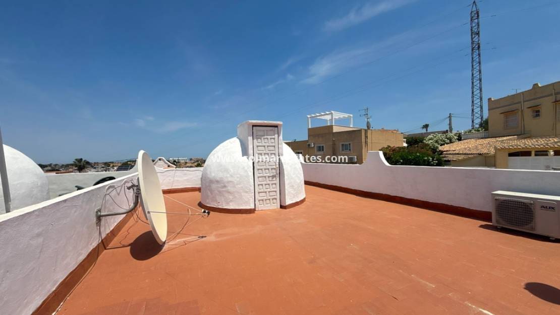 2 bedroom Bungalow for sale in Villamartin - € 209,950 (Ref: 9895139)