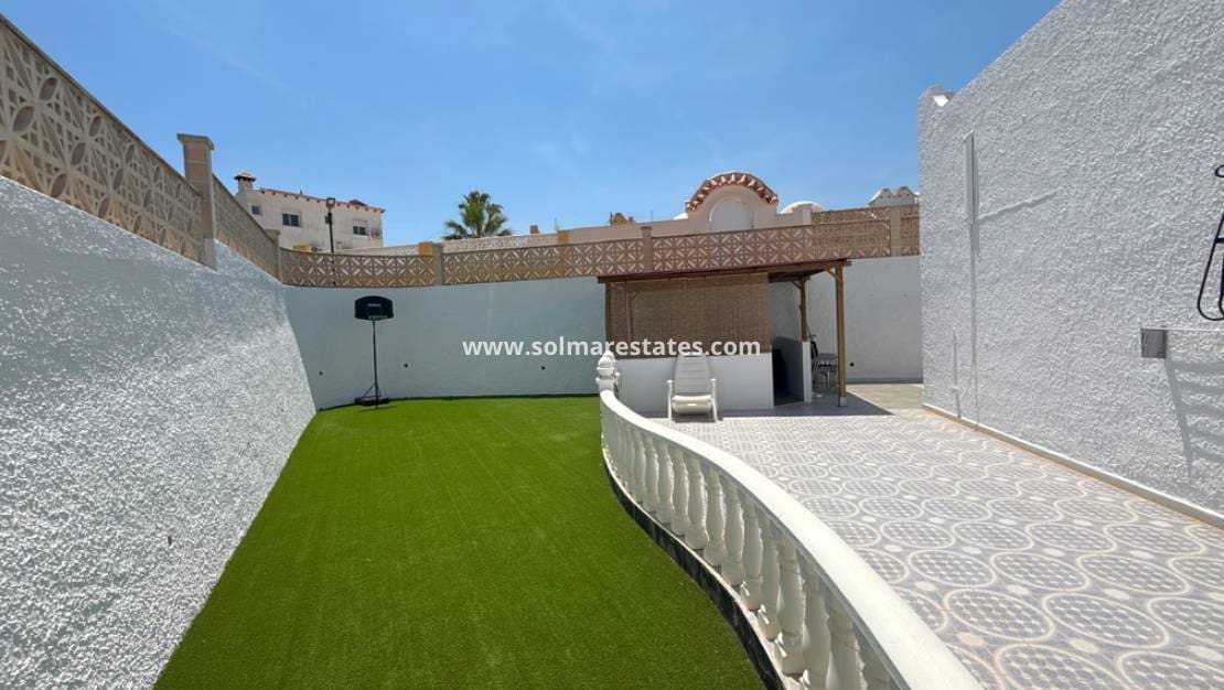 2 bedroom Bungalow for sale in Villamartin - € 209,950 (Ref: 9895139)