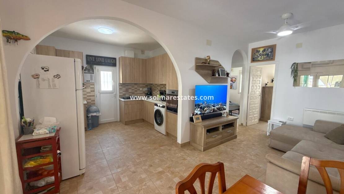 2 bedroom Bungalow for sale in Villamartin - € 209,950 (Ref: 9895139)