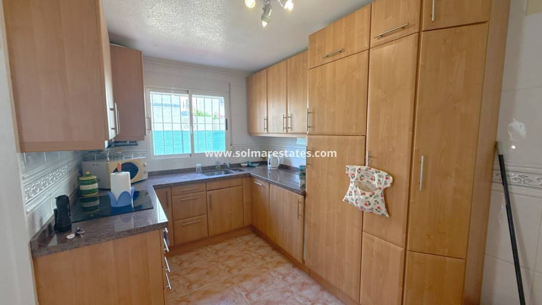 3 Zimmer Villa zu verkaufen in Cabo Roig mit Pool - 349.950 € (Ref: 9895140)