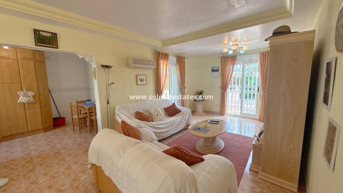 3 Zimmer Villa zu verkaufen in Cabo Roig mit Pool - 349.950 € (Ref: 9895140)
