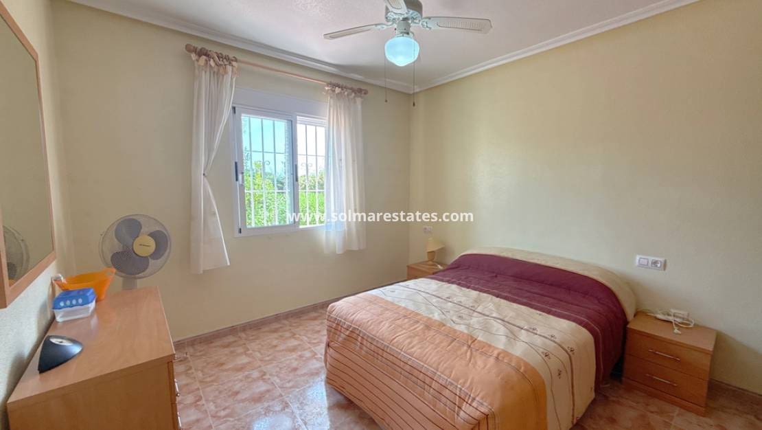 3 Zimmer Villa zu verkaufen in Cabo Roig mit Pool - 349.950 € (Ref: 9895140)