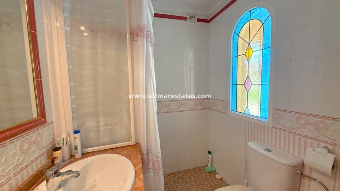3 Zimmer Villa zu verkaufen in Cabo Roig mit Pool - 349.950 € (Ref: 9895140)