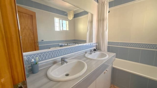 3 quarto Moradia para venda em Cabo Roig, Orihuela com piscina - 349 950 € (Ref: 9895140)