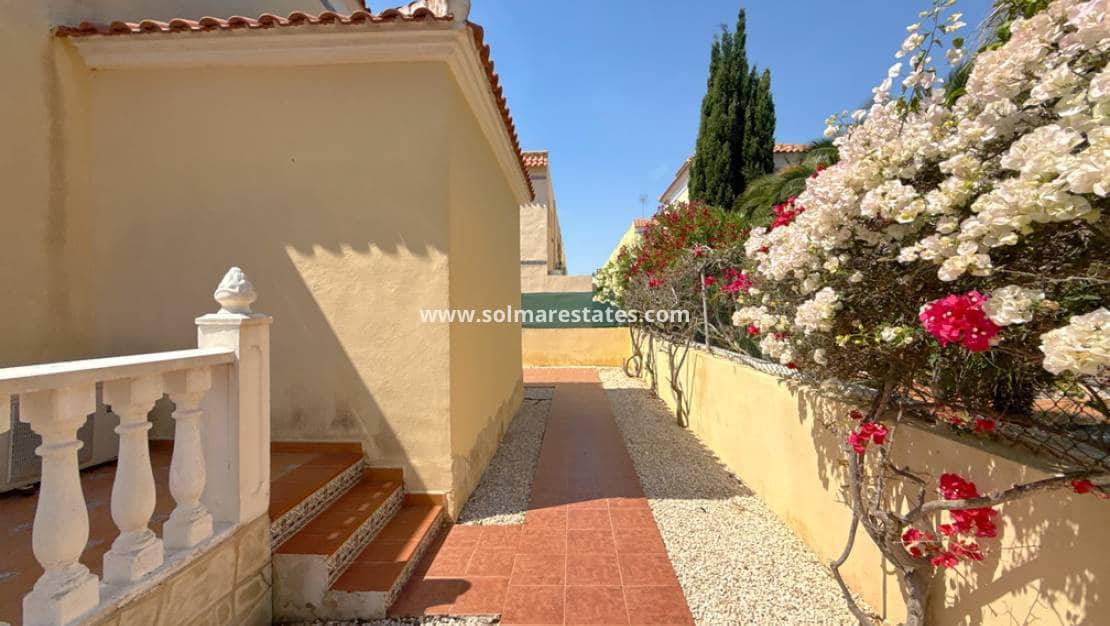 3 Zimmer Villa zu verkaufen in Cabo Roig mit Pool - 349.950 € (Ref: 9895140)
