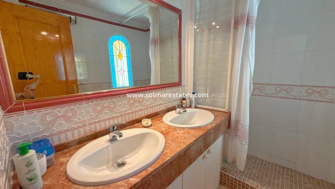 3 Zimmer Villa zu verkaufen in Cabo Roig mit Pool - 349.950 € (Ref: 9895140)