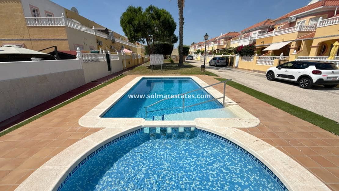3 Zimmer Villa zu verkaufen in Cabo Roig mit Pool - 349.950 € (Ref: 9895140)