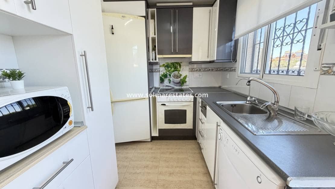3 bedroom Townhouse for sale in Playa Flamenca with pool - € 309,000 (Ref: 9895141)