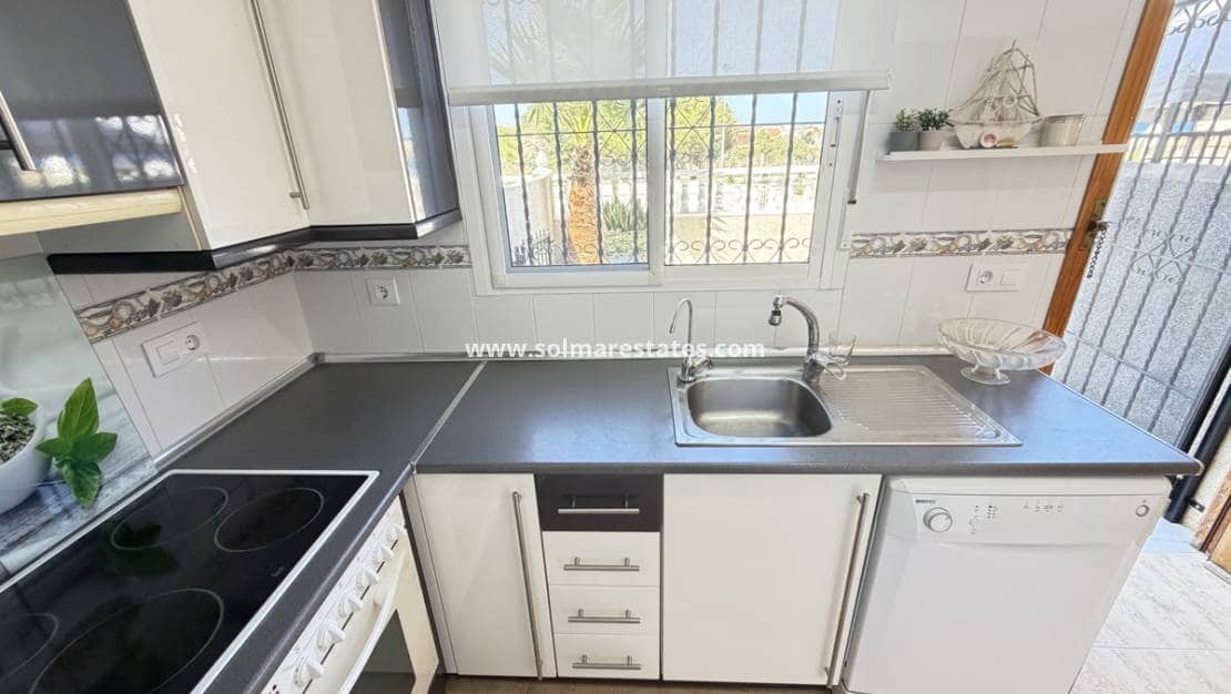 3 bedroom Townhouse for sale in Playa Flamenca with pool - € 309,000 (Ref: 9895141)