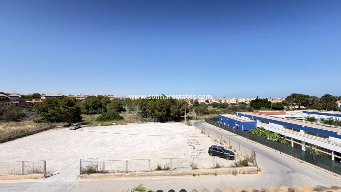 3 bedroom Townhouse for sale in Playa Flamenca with pool - € 309,000 (Ref: 9895141)