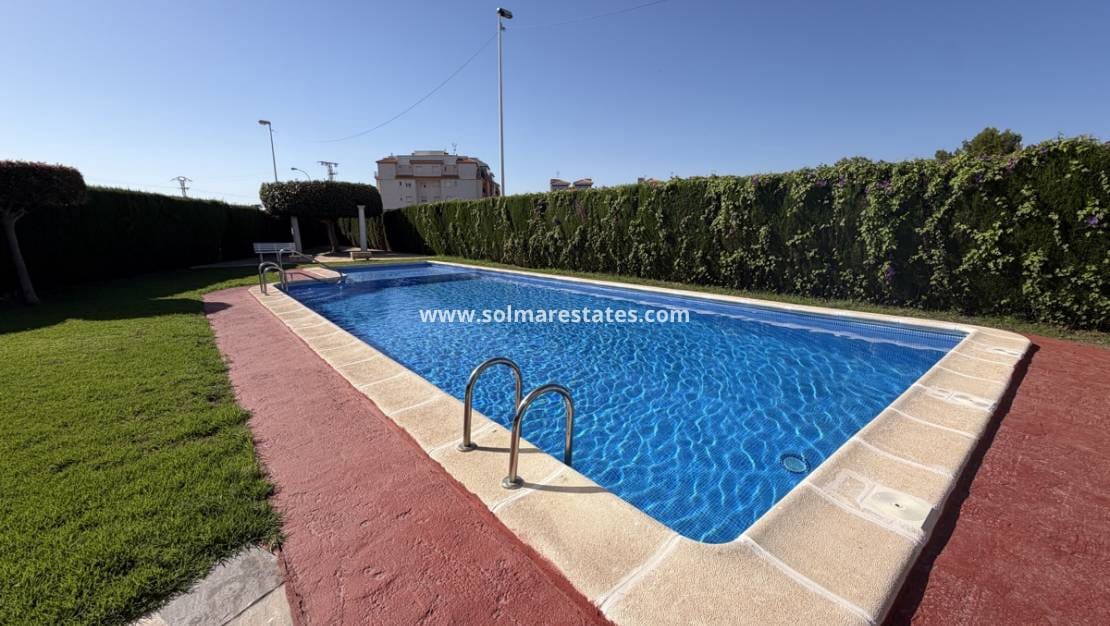 3 bedroom Townhouse for sale in Playa Flamenca with pool - € 309,000 (Ref: 9895141)