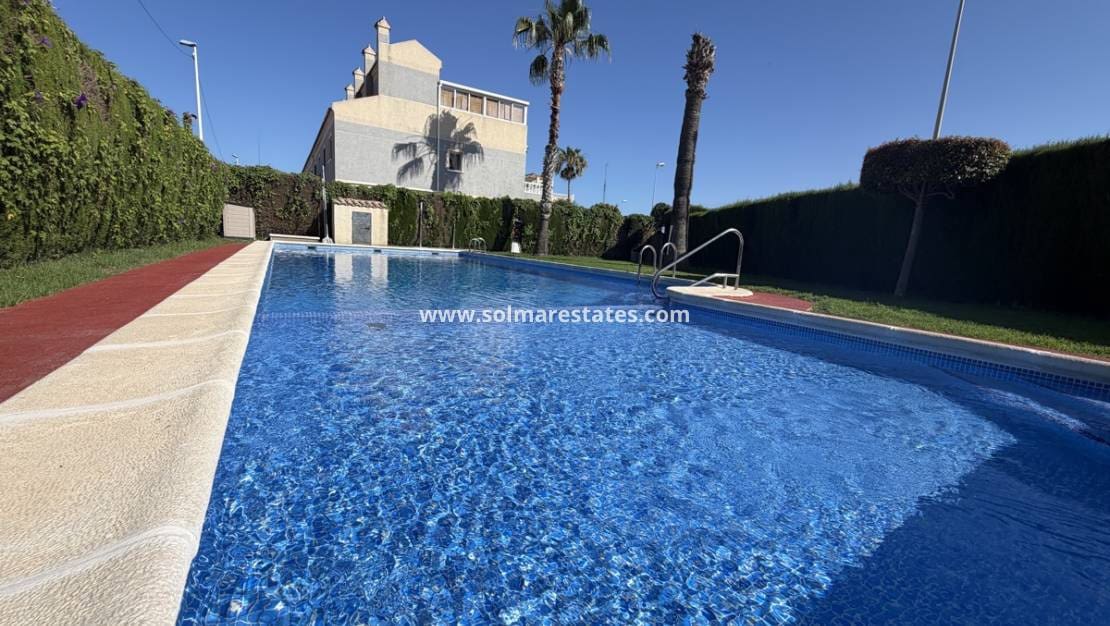 3 bedroom Townhouse for sale in Playa Flamenca with pool - € 309,000 (Ref: 9895141)