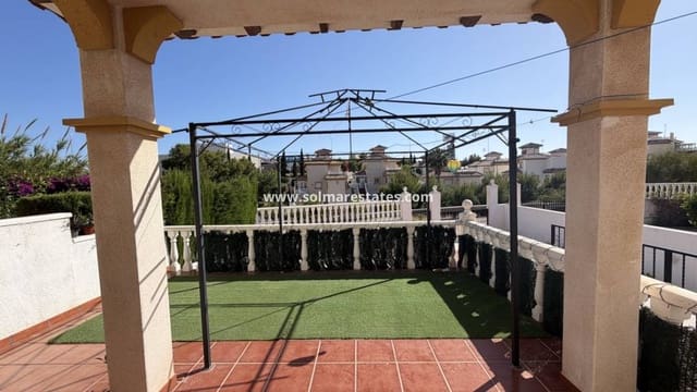 3 makuuhuone Paritalo myytävänä paikassa Playa Flamenca, Orihuela mukana uima-altaan - 195 000 € (Ref: 9895142)