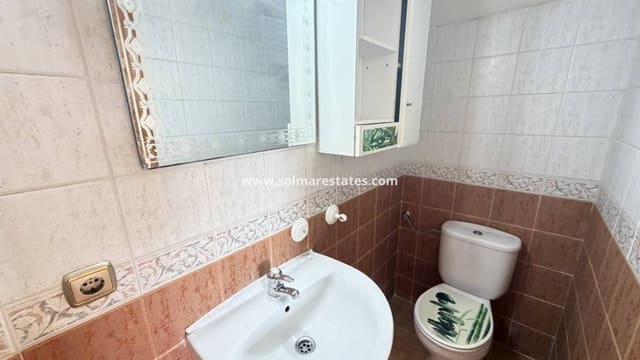 3 makuuhuone Paritalo myytävänä paikassa Playa Flamenca, Orihuela mukana uima-altaan - 195 000 € (Ref: 9895142)