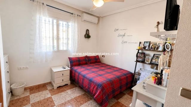 2 slaapkamer Appartement te koop in Cabo Roig, Orihuela met zwembad - € 164.995 (Ref: 9895267)
