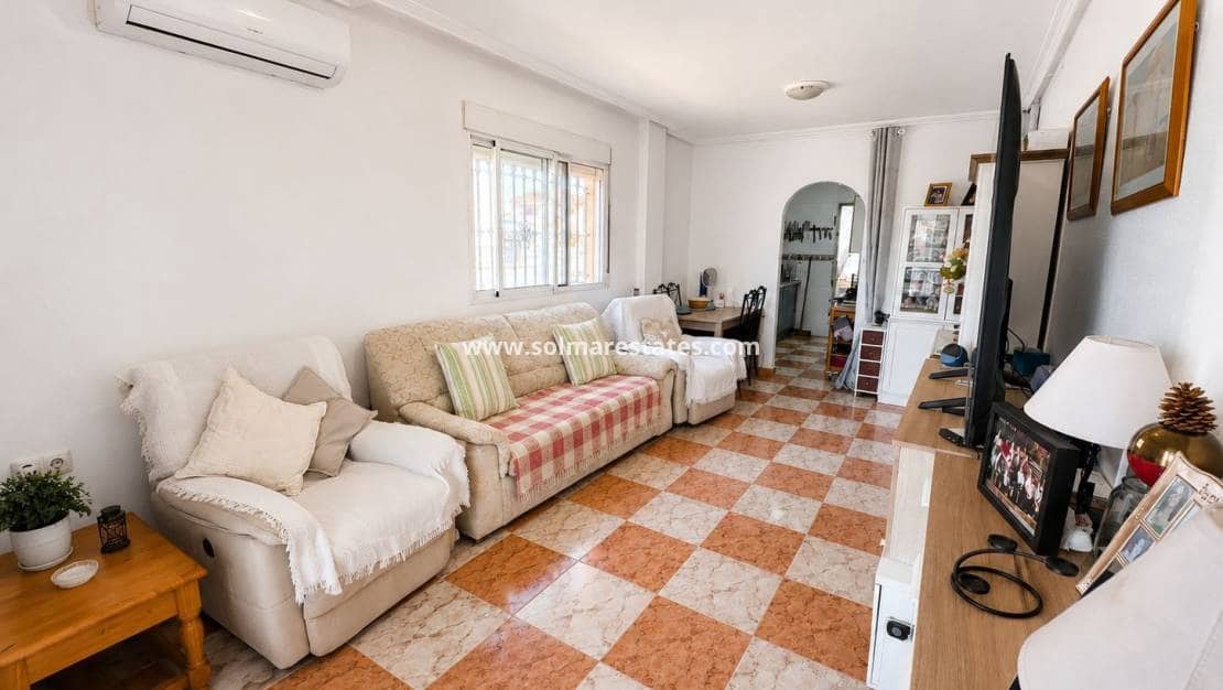 2 slaapkamer Appartement te koop in Cabo Roig met zwembad - € 164.995 (Ref: 9895267)