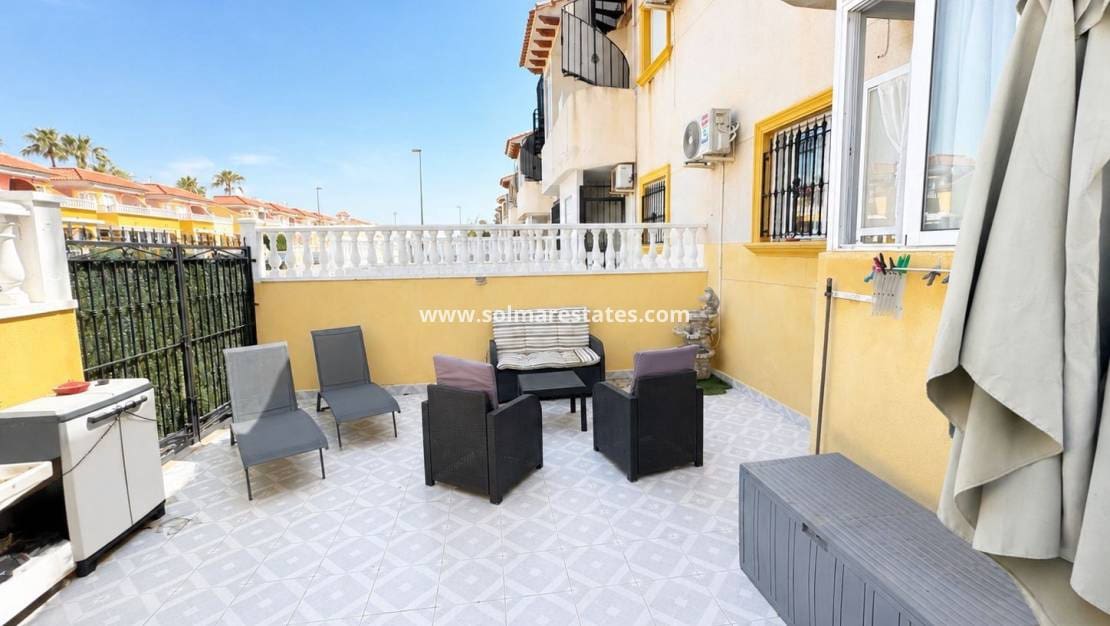 2 slaapkamer Appartement te koop in Cabo Roig met zwembad - € 164.995 (Ref: 9895267)