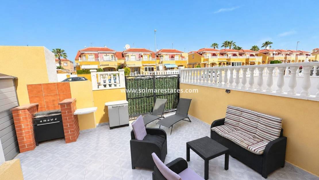 2 slaapkamer Appartement te koop in Cabo Roig met zwembad - € 164.995 (Ref: 9895267)