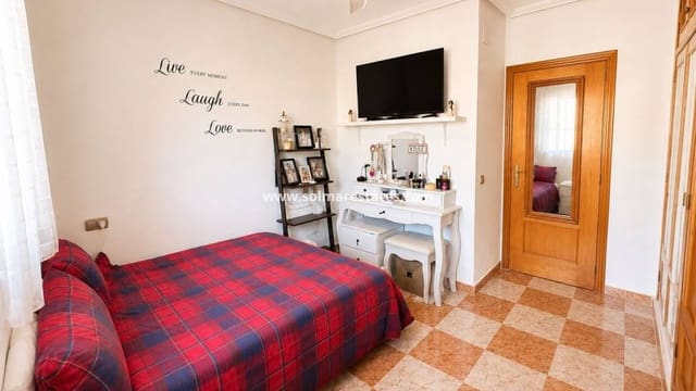 2 slaapkamer Appartement te koop in Cabo Roig, Orihuela met zwembad - € 164.995 (Ref: 9895267)