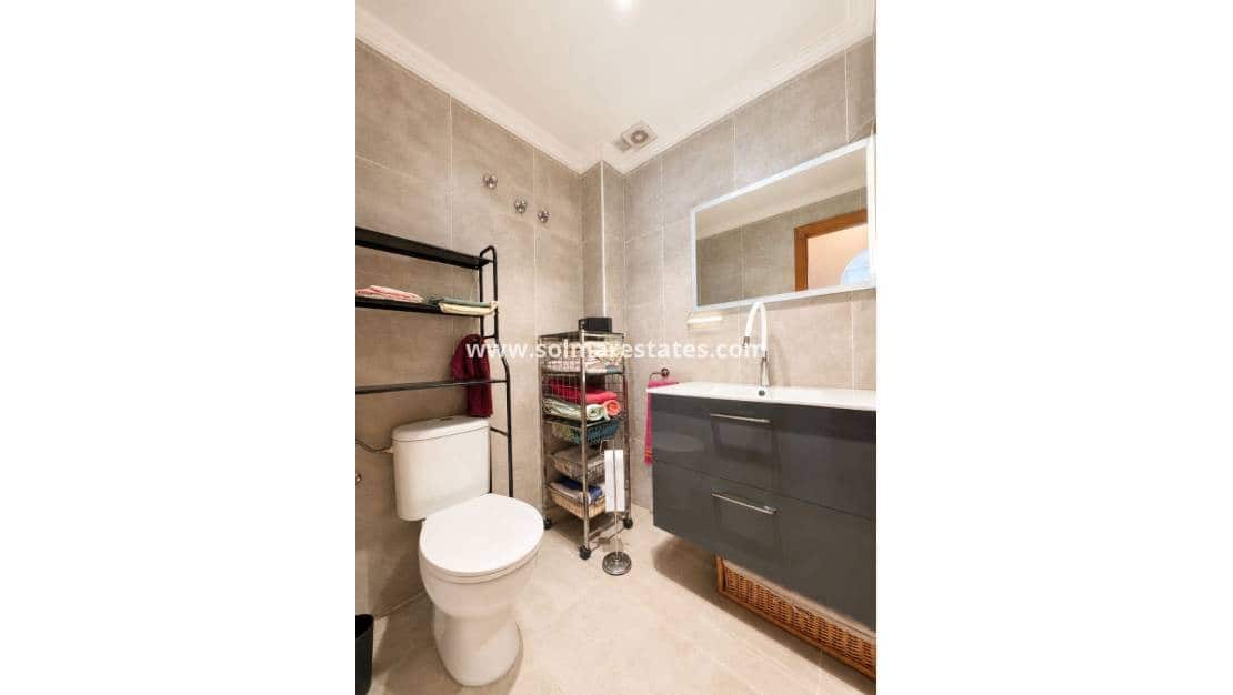 2 slaapkamer Appartement te koop in Cabo Roig met zwembad - € 164.995 (Ref: 9895267)