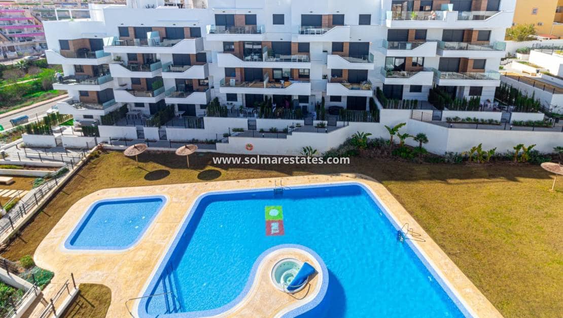 2 soveværelse Lejlighed til salg i Villamartin med swimmingpool - € 237.000 (Ref: 9897396)