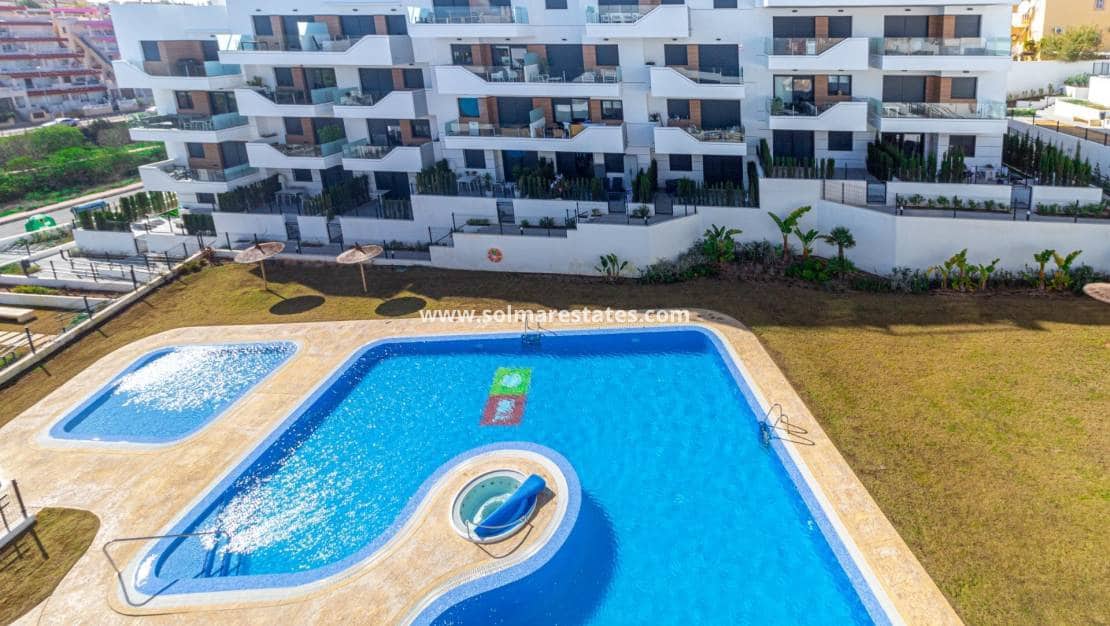 2 soveværelse Lejlighed til salg i Villamartin med swimmingpool - € 237.000 (Ref: 9897396)