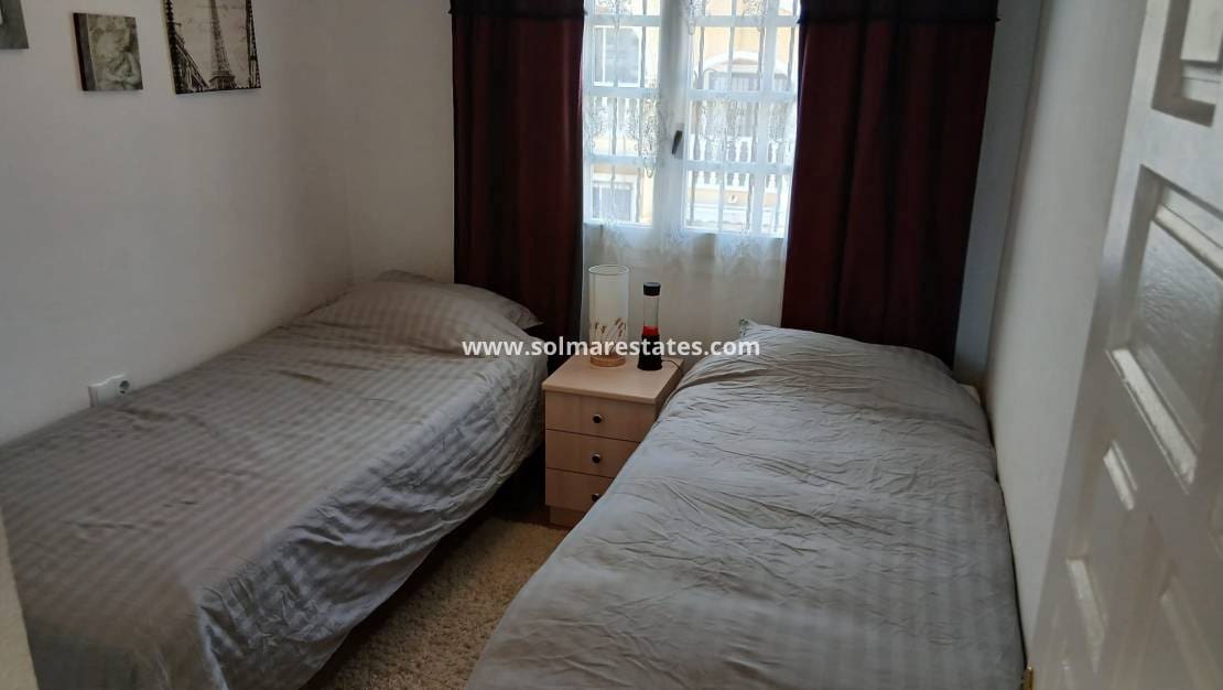 2 slaapkamer Huis te koop in Villamartin met zwembad - € 219.995 (Ref: 9897397)