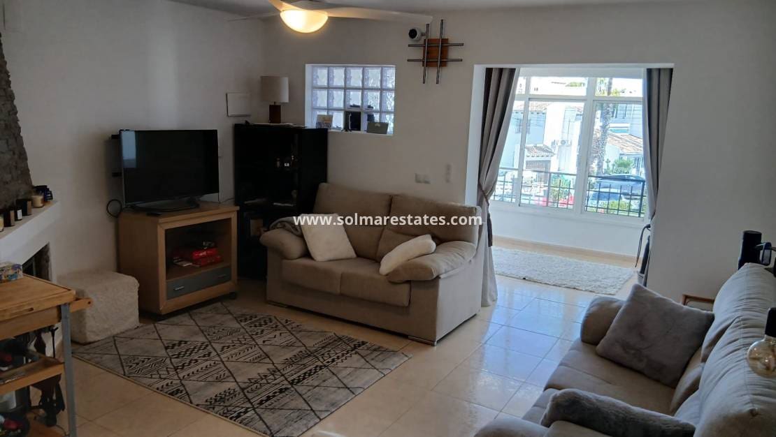 2 slaapkamer Huis te koop in Villamartin met zwembad - € 219.995 (Ref: 9897397)