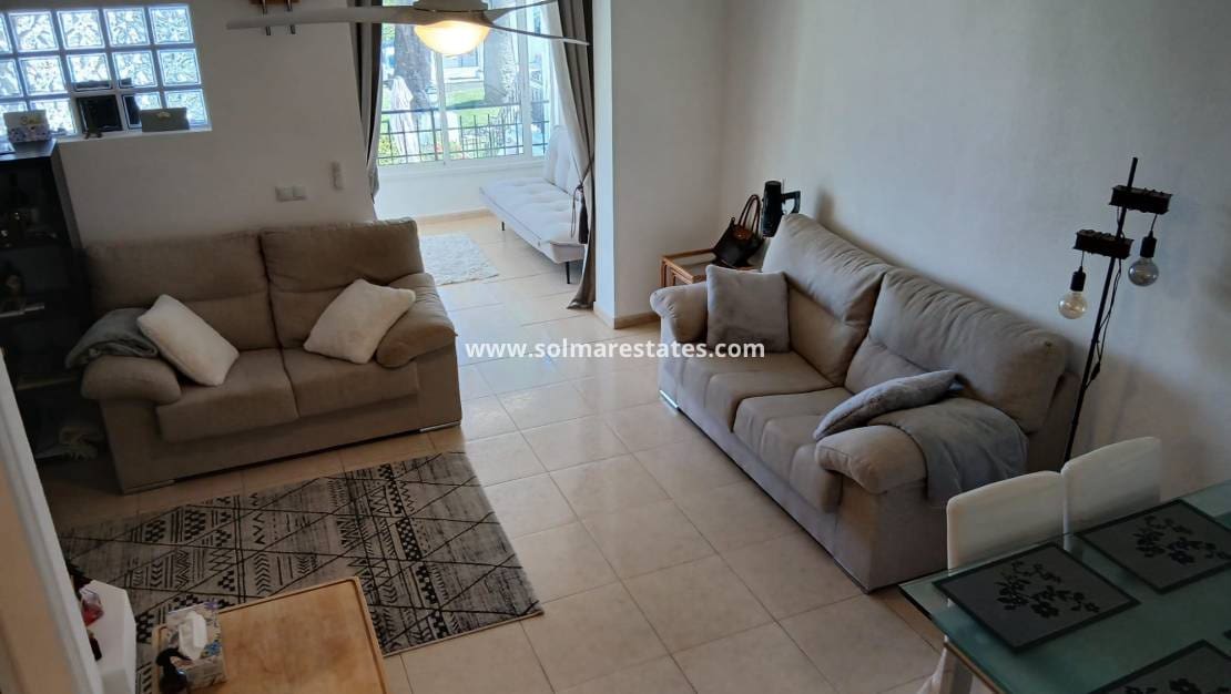 2 slaapkamer Huis te koop in Villamartin met zwembad - € 219.995 (Ref: 9897397)