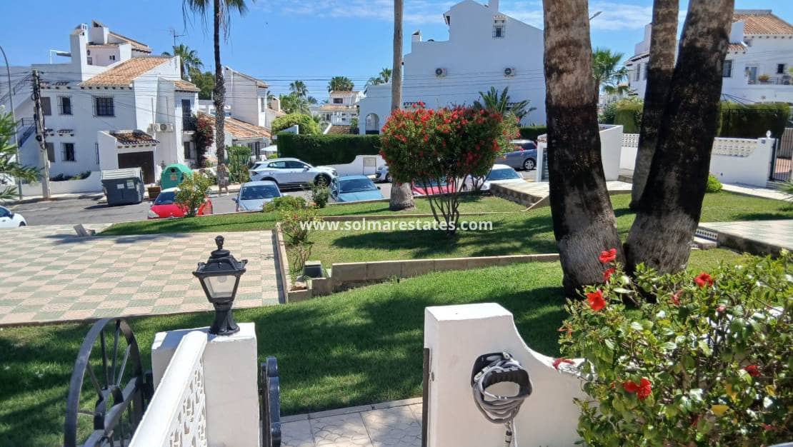 2 slaapkamer Huis te koop in Villamartin met zwembad - € 219.995 (Ref: 9897397)