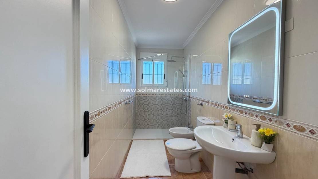 3 camera da letto Casa in vendita in Orihuela Costa con piscina - 235.000 € (Rif: 9897398)