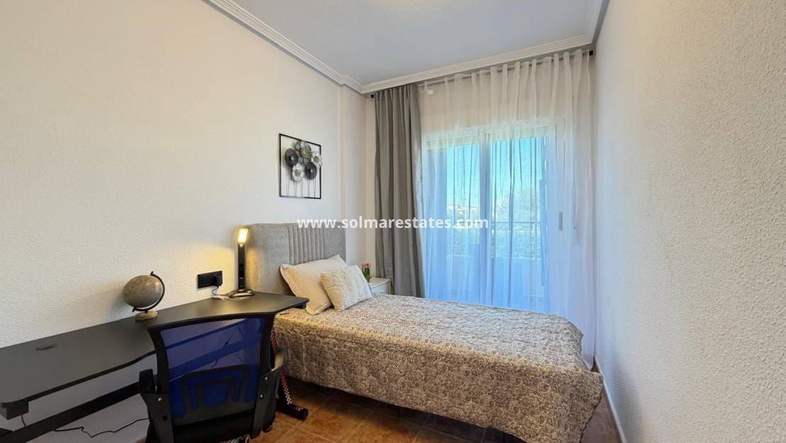 3 camera da letto Casa in vendita in Orihuela Costa con piscina - 235.000 € (Rif: 9897398)