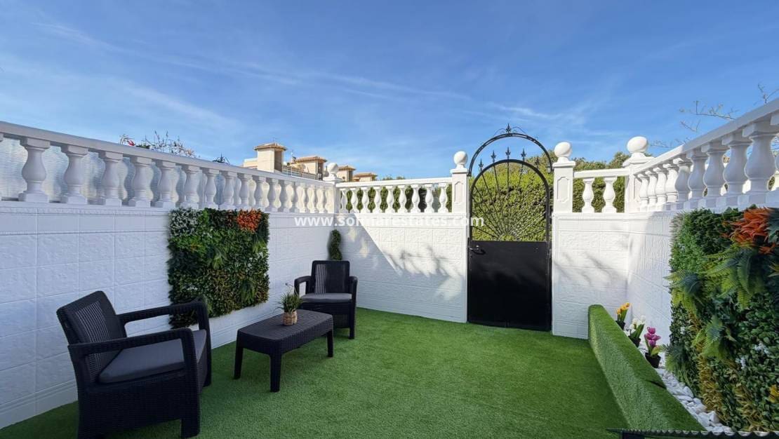 3 camera da letto Casa in vendita in Orihuela Costa con piscina - 235.000 € (Rif: 9897398)