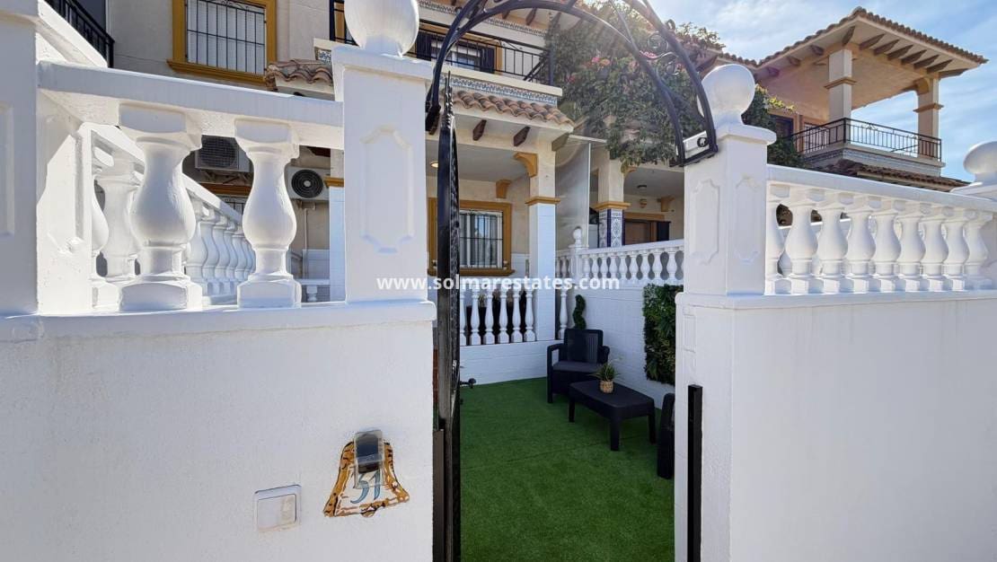 3 camera da letto Casa in vendita in Orihuela Costa con piscina - 235.000 € (Rif: 9897398)