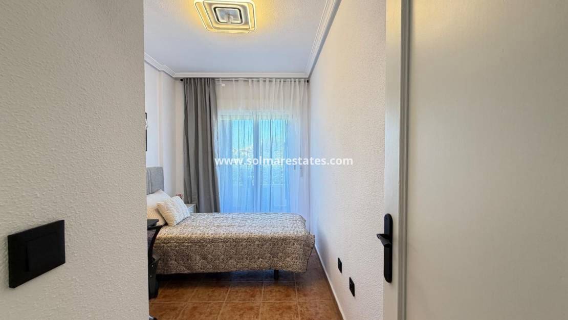 3 camera da letto Casa in vendita in Orihuela Costa con piscina - 235.000 € (Rif: 9897398)