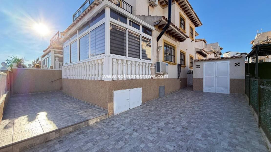 2 chambre Maison de Ville à vendre à Villamartin avec piscine - 179 995 € (Ref: 9897399)
