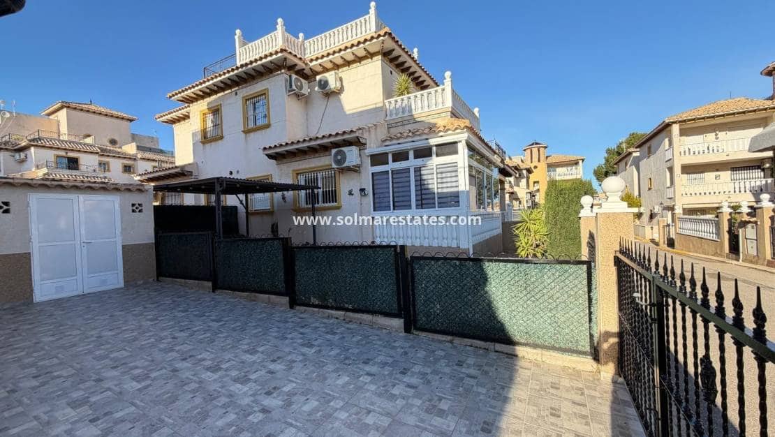 2 chambre Maison de Ville à vendre à Villamartin avec piscine - 179 995 € (Ref: 9897399)