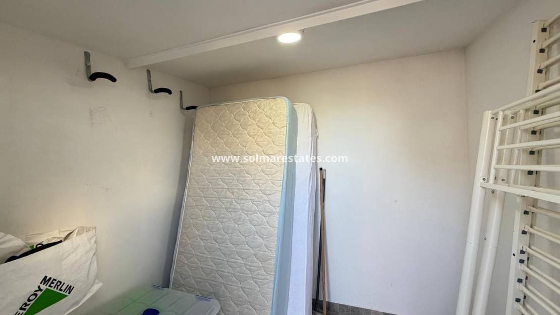 2 chambre Maison de Ville à vendre à Villamartin avec piscine - 179 995 € (Ref: 9897399)