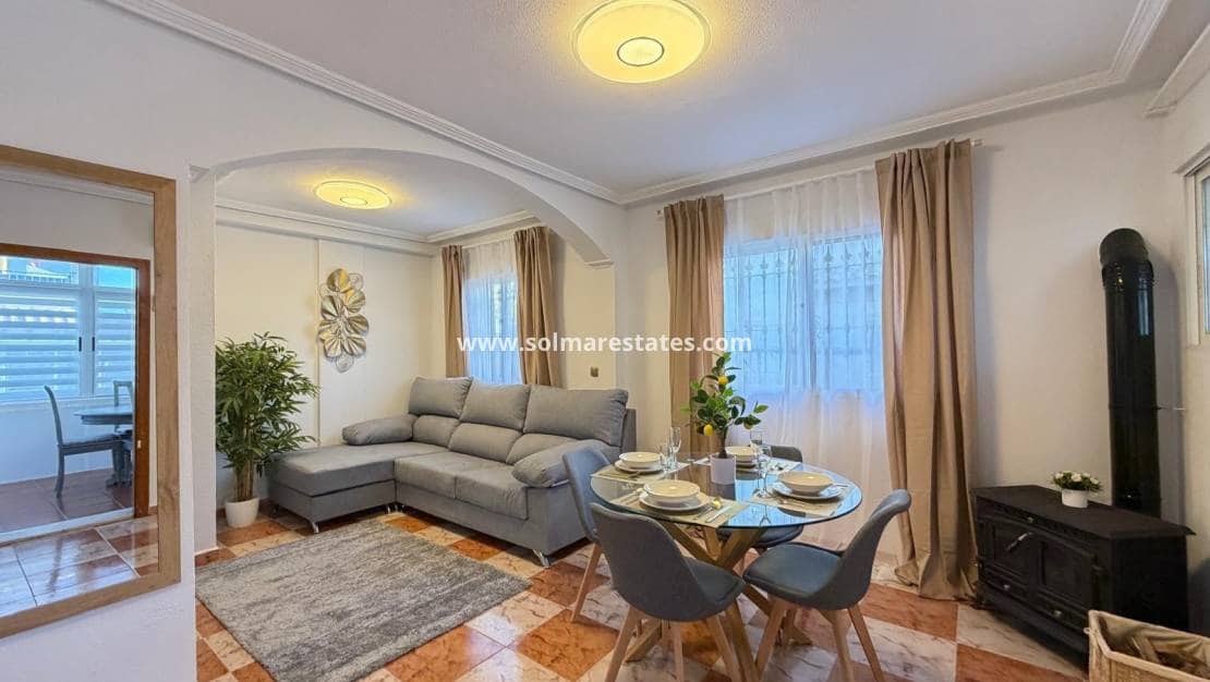 2 chambre Maison de Ville à vendre à Villamartin avec piscine - 179 995 € (Ref: 9897399)
