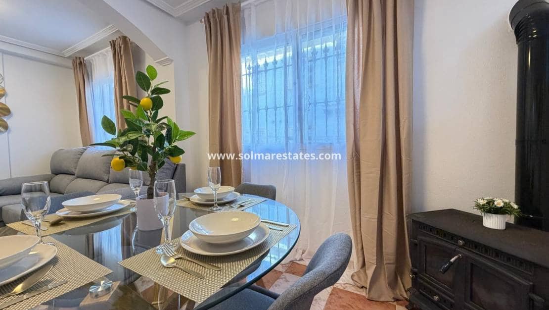 2 chambre Maison de Ville à vendre à Villamartin avec piscine - 179 995 € (Ref: 9897399)