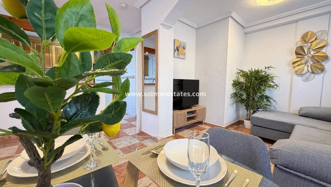 2 chambre Maison de Ville à vendre à Villamartin avec piscine - 179 995 € (Ref: 9897399)