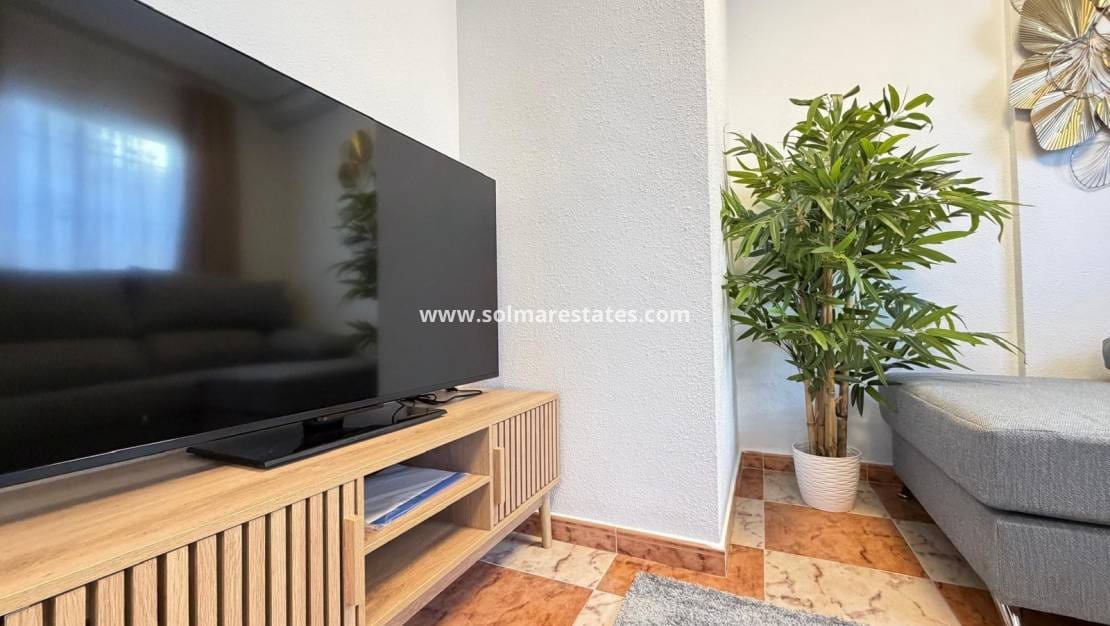 2 chambre Maison de Ville à vendre à Villamartin avec piscine - 179 995 € (Ref: 9897399)