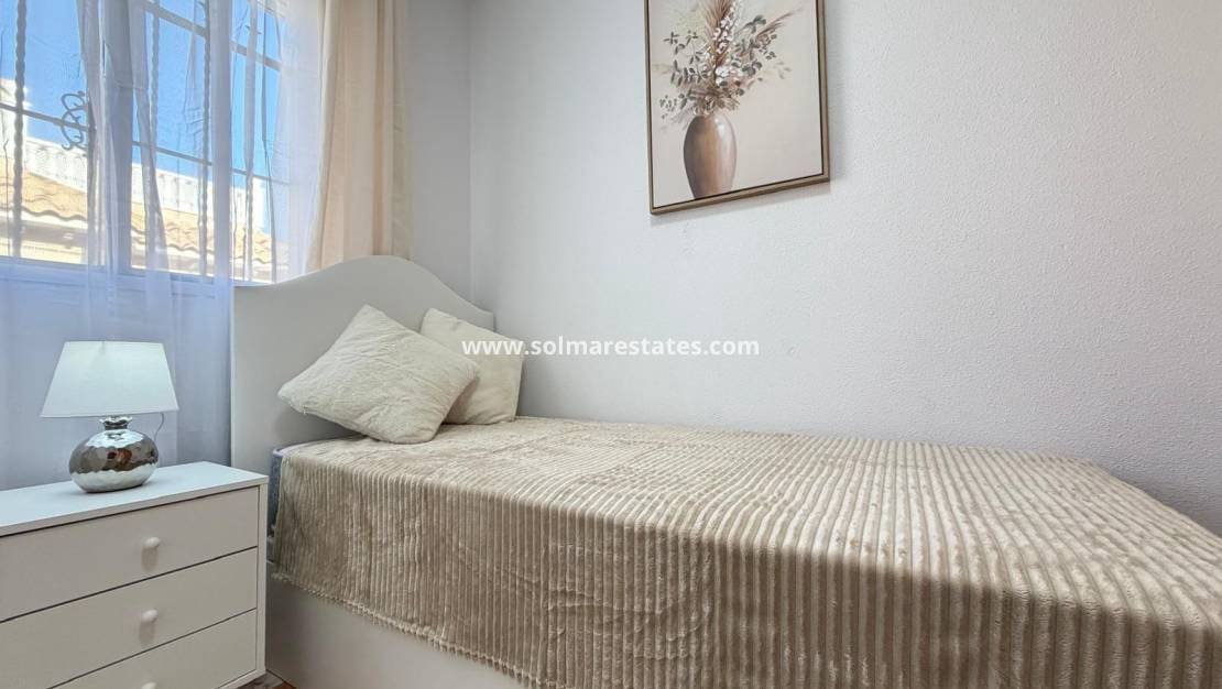 2 chambre Maison de Ville à vendre à Villamartin avec piscine - 179 995 € (Ref: 9897399)