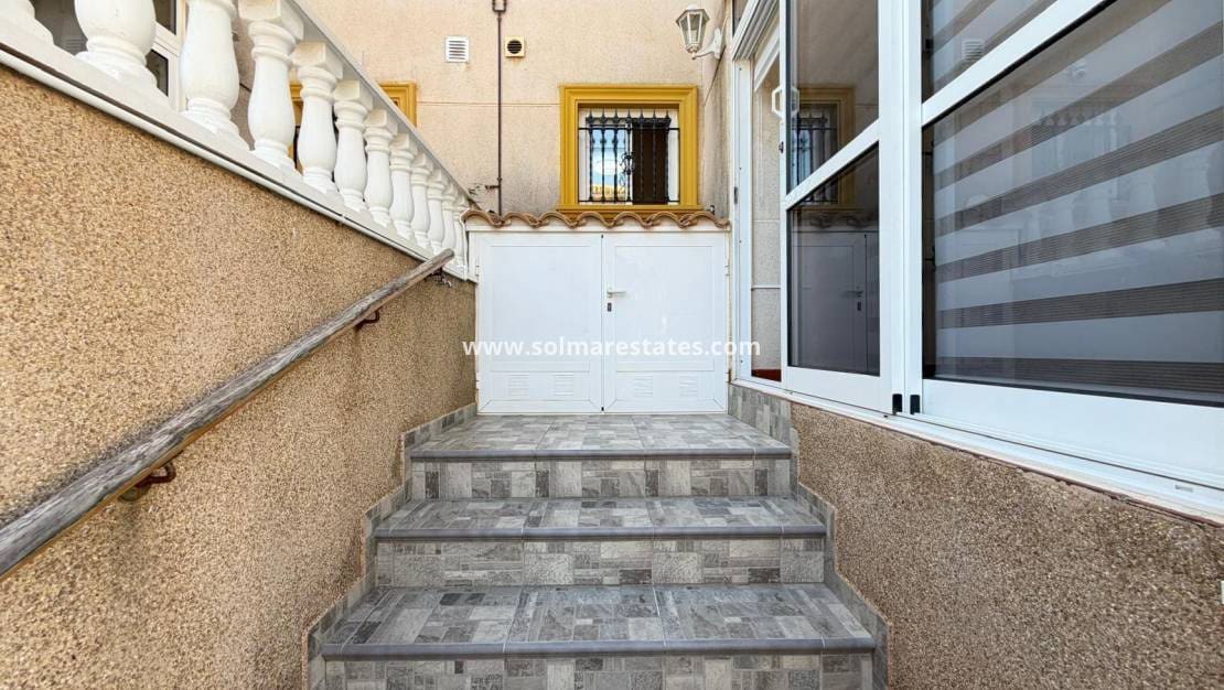 2 chambre Maison de Ville à vendre à Villamartin avec piscine - 179 995 € (Ref: 9897399)