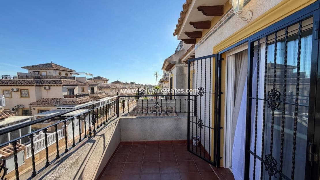 2 chambre Maison de Ville à vendre à Villamartin avec piscine - 179 995 € (Ref: 9897399)