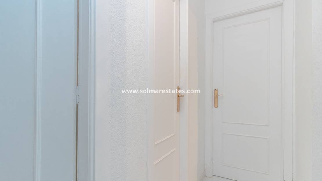 3 sypialnia Apartament na sprzedaż w San Luis z basenem - 125 000 € (Ref: 9905053)